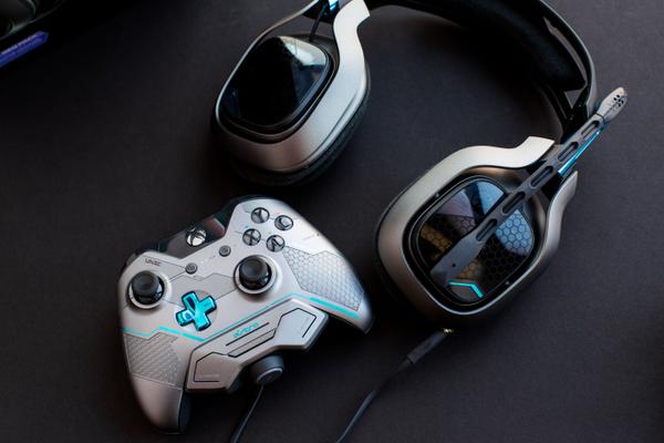ASTRO Gaming HALO 5: Guardians Edition A40+MixAmp M80 with Halo Spartan Locke Controller