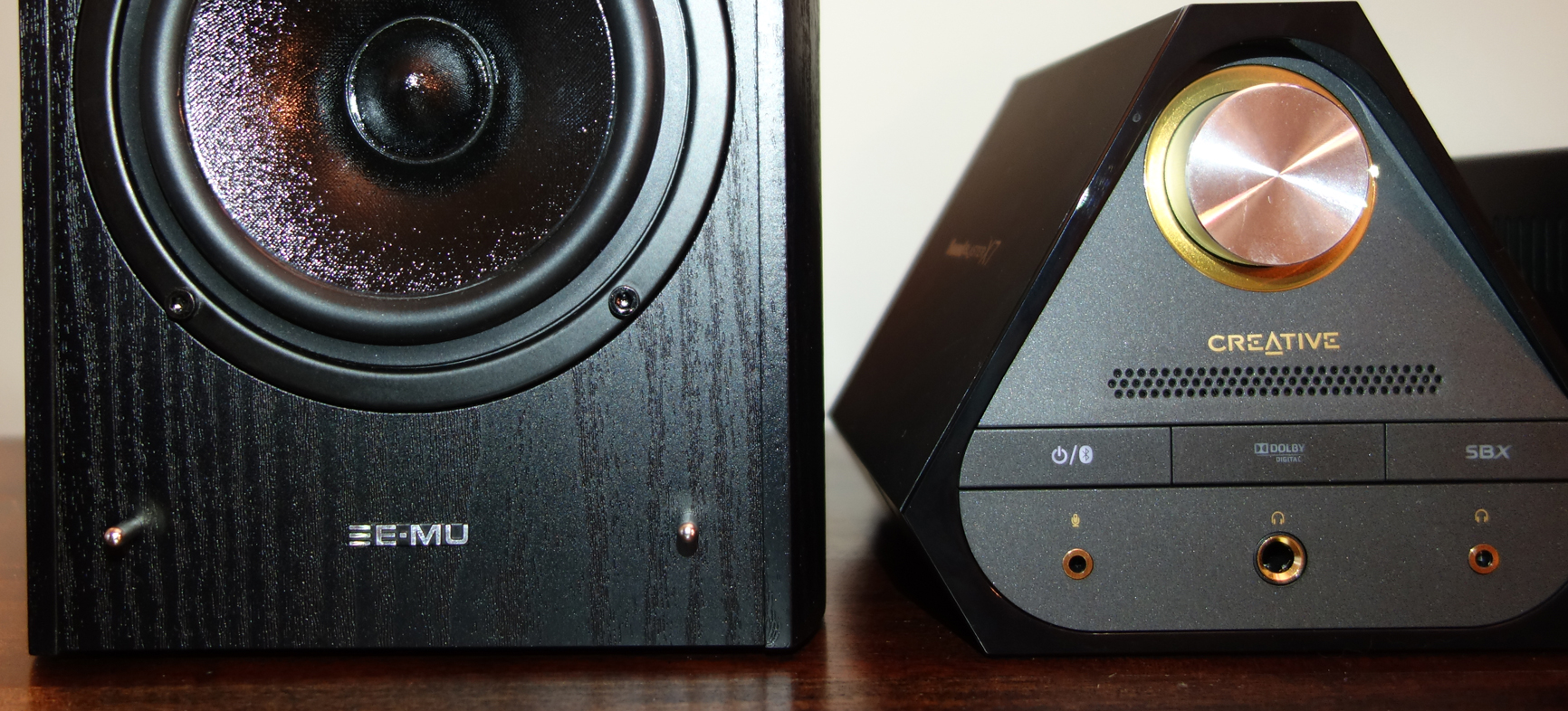 Creative E-MU XM7 speaker Sound Blaster X7 half